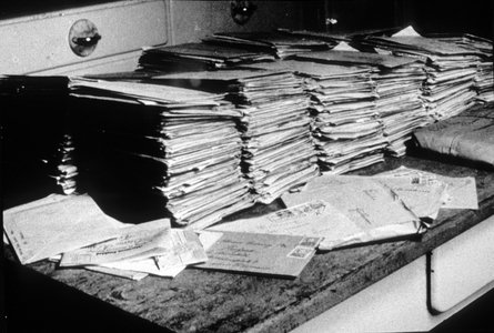 Allein bis Mitte Mai 1949 trafen mehr als 70.000 Briefe bei Bruno Gröning ein.