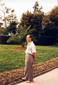 September 1958: Bruno Gröning im botanischen Garten von Monaco